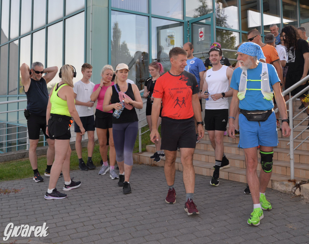 Upał, ustawka i wejściówka na basen