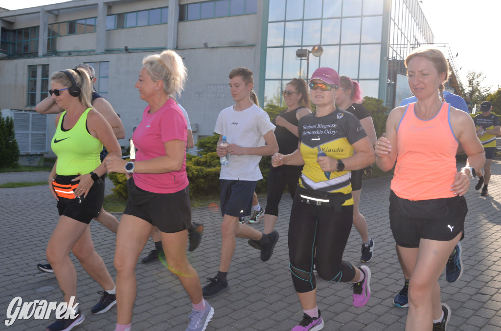 Upał, ustawka i wejściówka na basen