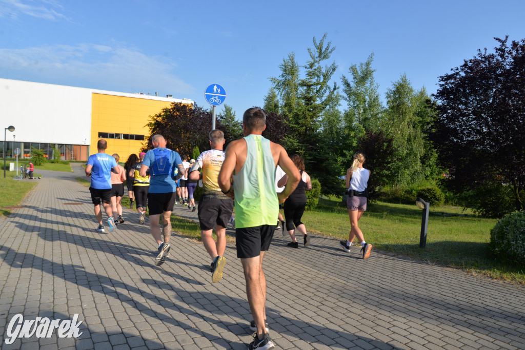 Upał, ustawka i wejściówka na basen