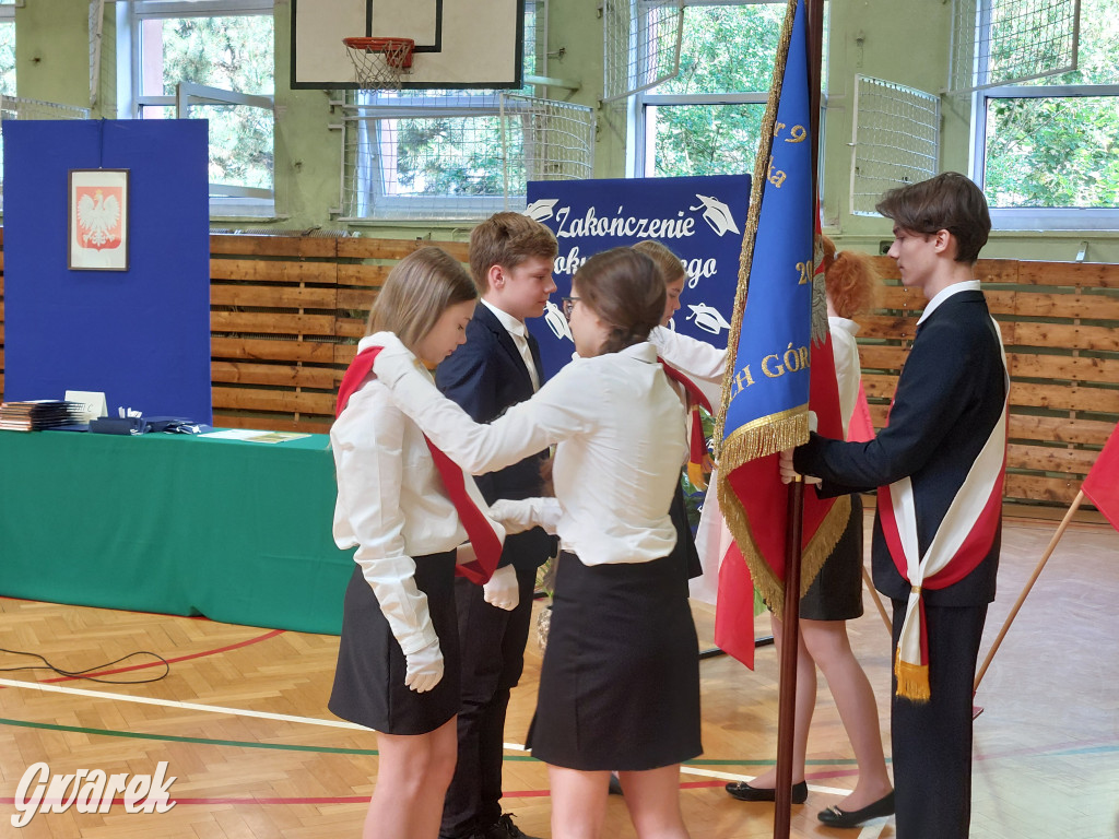 SP 9 w Tarnowskich Górach: Ostatni dzwonek dla...