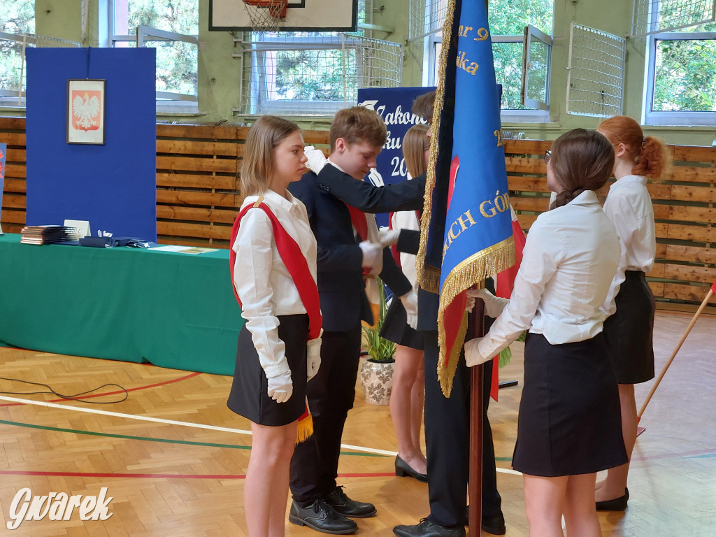 SP 9 w Tarnowskich Górach: Ostatni dzwonek dla...