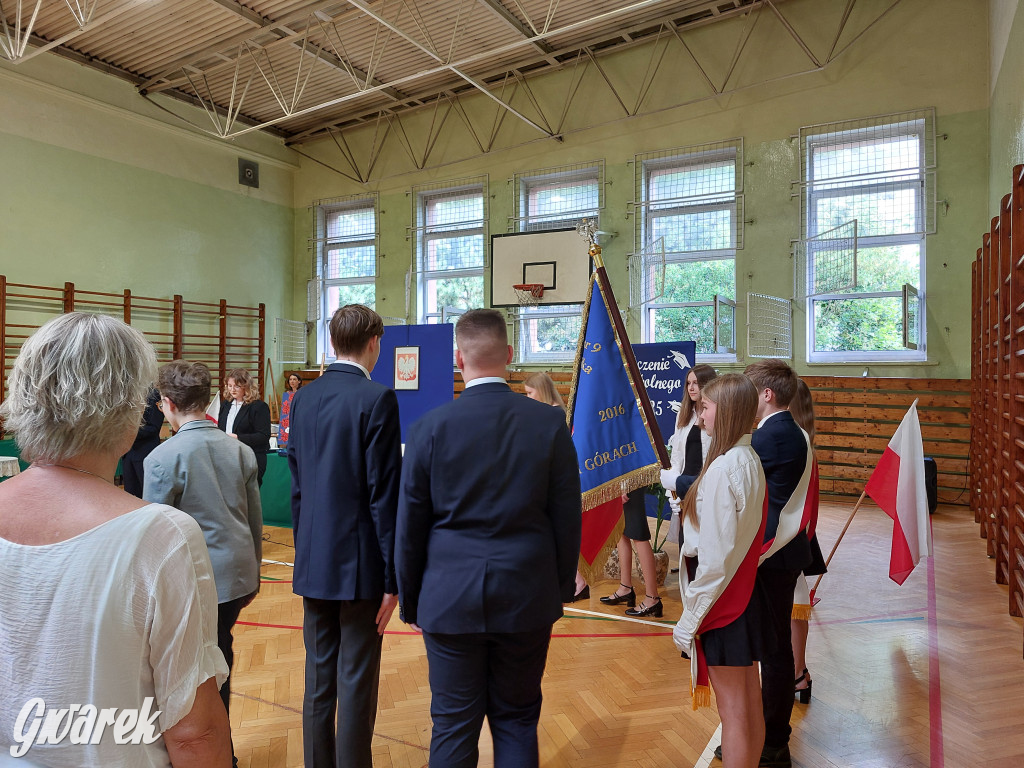 SP 9 w Tarnowskich Górach: Ostatni dzwonek dla...