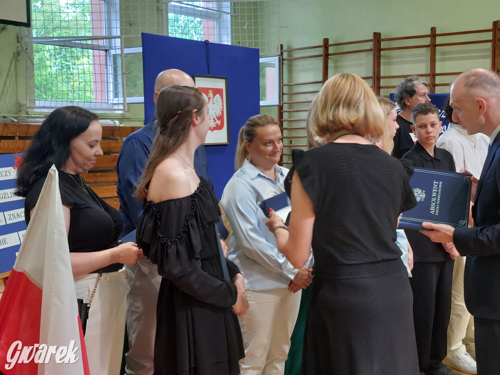 SP 9 w Tarnowskich Górach: Ostatni dzwonek dla...