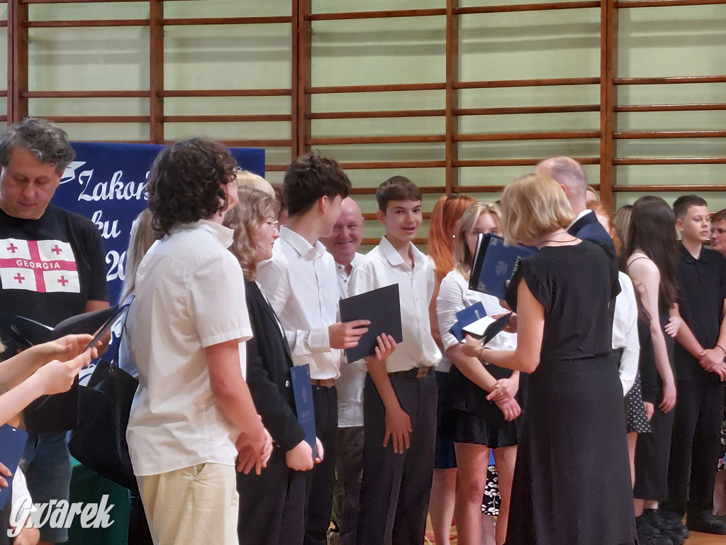 SP 9 w Tarnowskich Górach: Ostatni dzwonek dla...