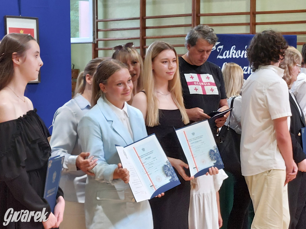 SP 9 w Tarnowskich Górach: Ostatni dzwonek dla...