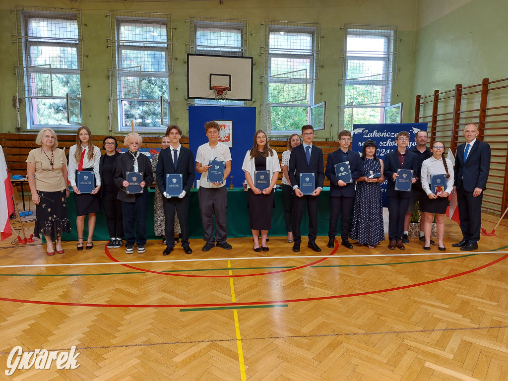 SP 9 w Tarnowskich Górach: Ostatni dzwonek dla...