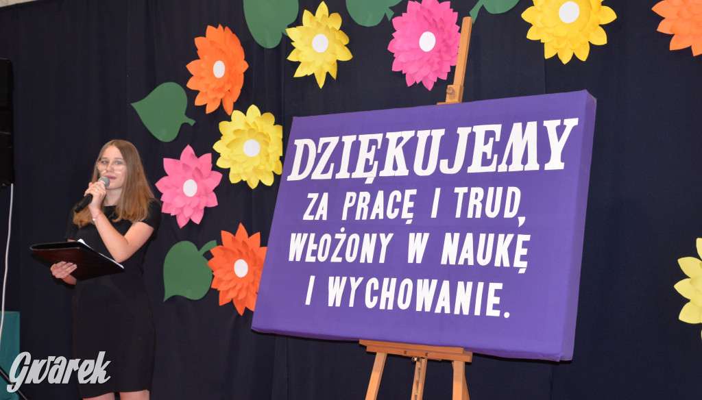 Tarnowskie Góry. Rozdanie świadectw w Trójce