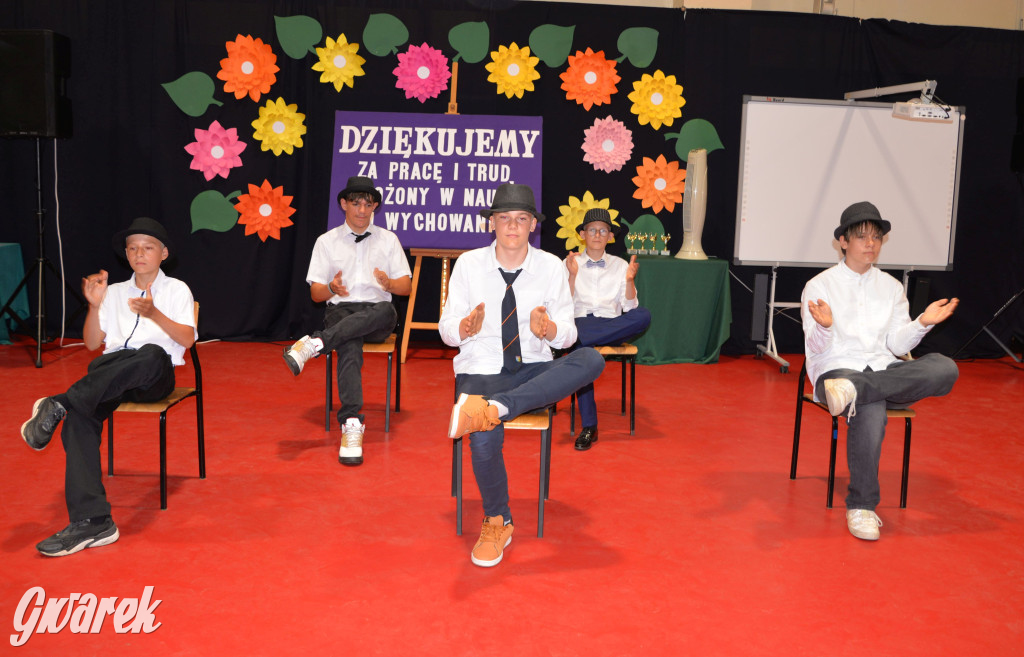 Tarnowskie Góry. Rozdanie świadectw w Trójce