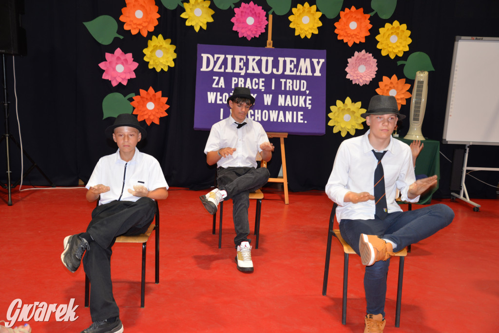 Tarnowskie Góry. Rozdanie świadectw w Trójce