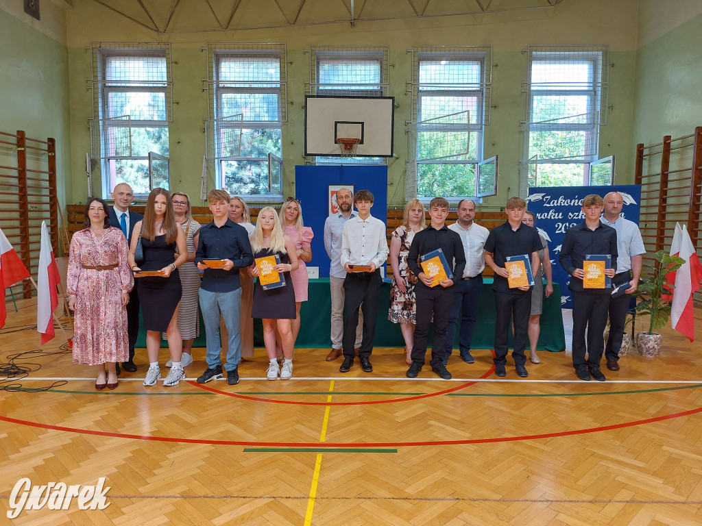 SP 9 w Tarnowskich Górach: Ostatni dzwonek dla...