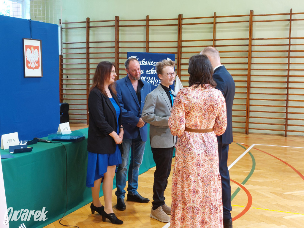 SP 9 w Tarnowskich Górach: Ostatni dzwonek dla...