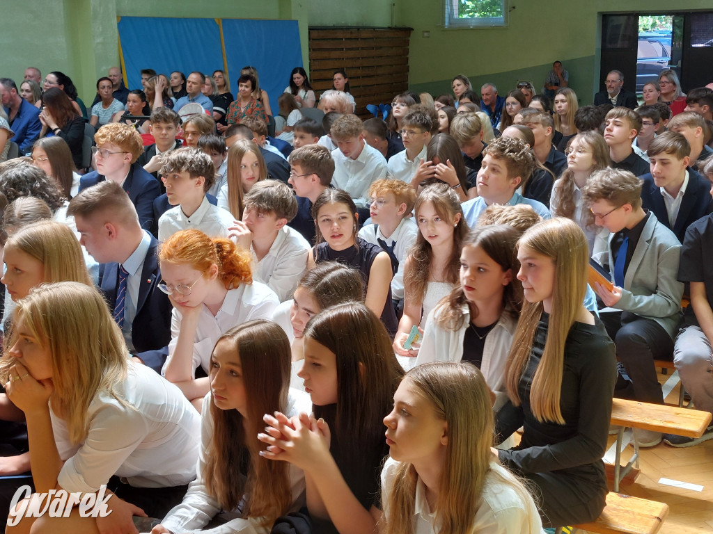 SP 9 w Tarnowskich Górach: Ostatni dzwonek dla...