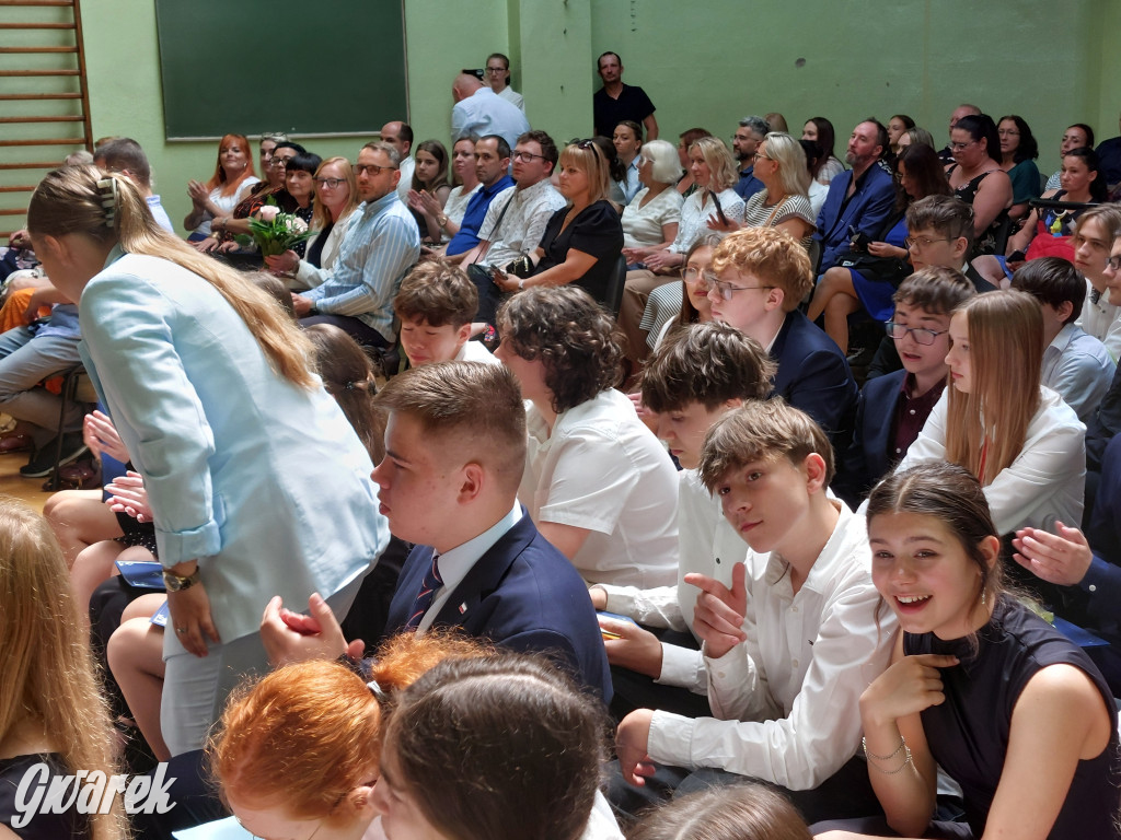 SP 9 w Tarnowskich Górach: Ostatni dzwonek dla...