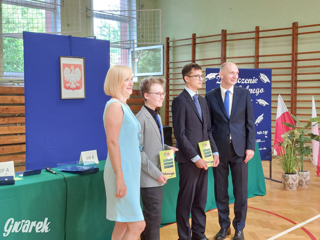 SP 9 w Tarnowskich Górach: Ostatni dzwonek dla...