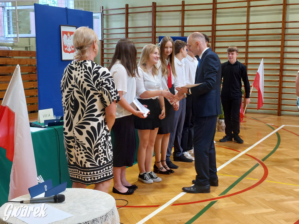 SP 9 w Tarnowskich Górach: Ostatni dzwonek dla...