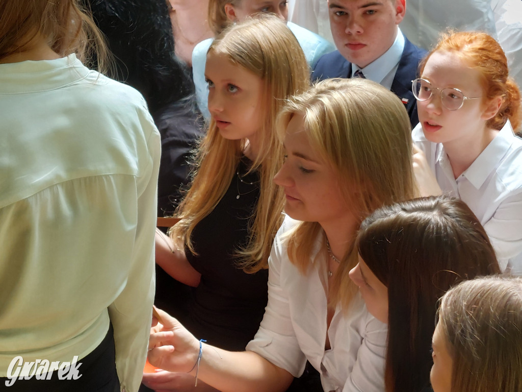 SP 9 w Tarnowskich Górach: Ostatni dzwonek dla...