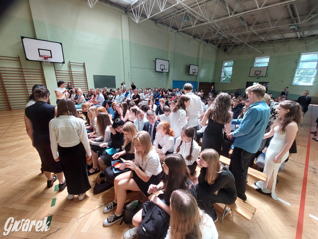 SP 9 w Tarnowskich Górach: Ostatni dzwonek dla...