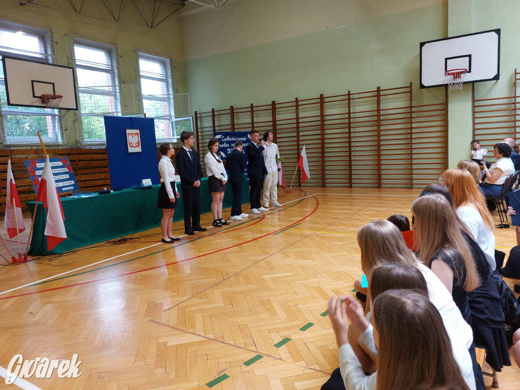 SP 9 w Tarnowskich Górach: Ostatni dzwonek dla...