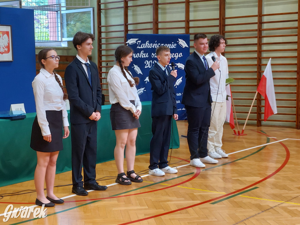 SP 9 w Tarnowskich Górach: Ostatni dzwonek dla...