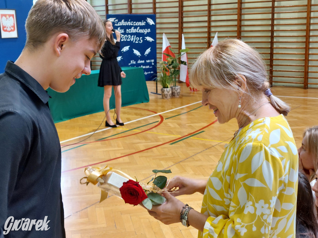 SP 9 w Tarnowskich Górach: Ostatni dzwonek dla...
