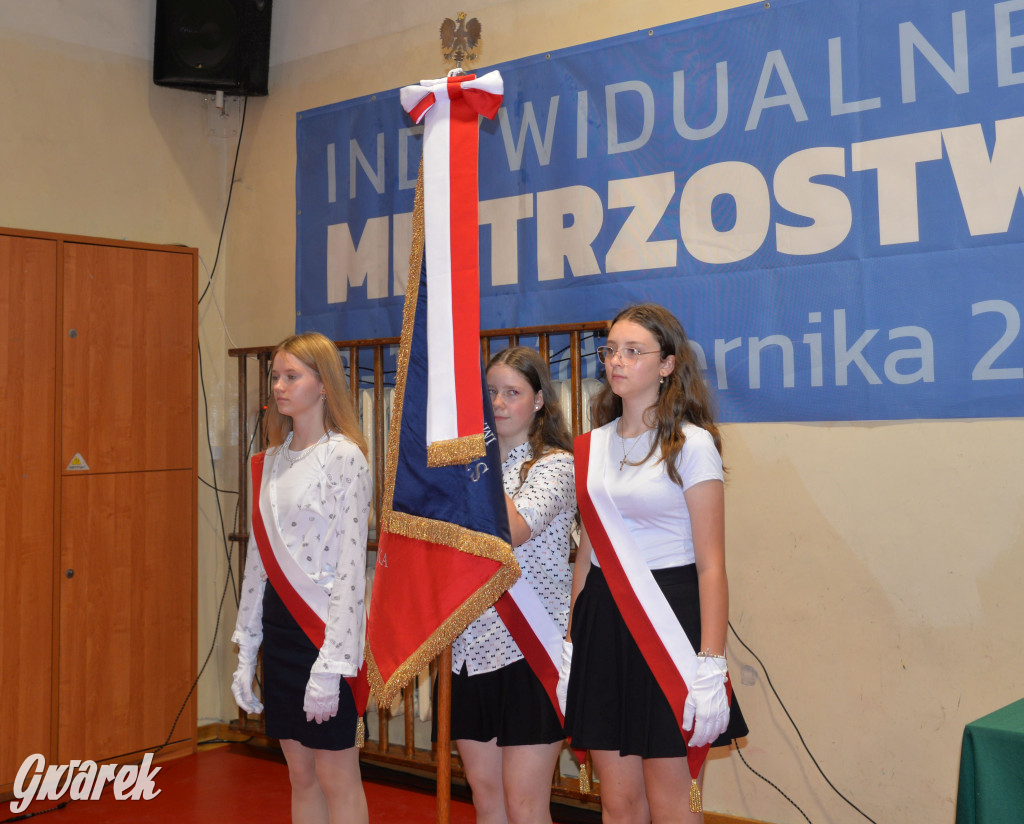 Tarnowskie Góry. Rozdanie świadectw w Trójce