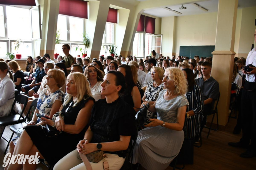 Oficjalnie w Ekonomiku. Koniec roku szkolnego