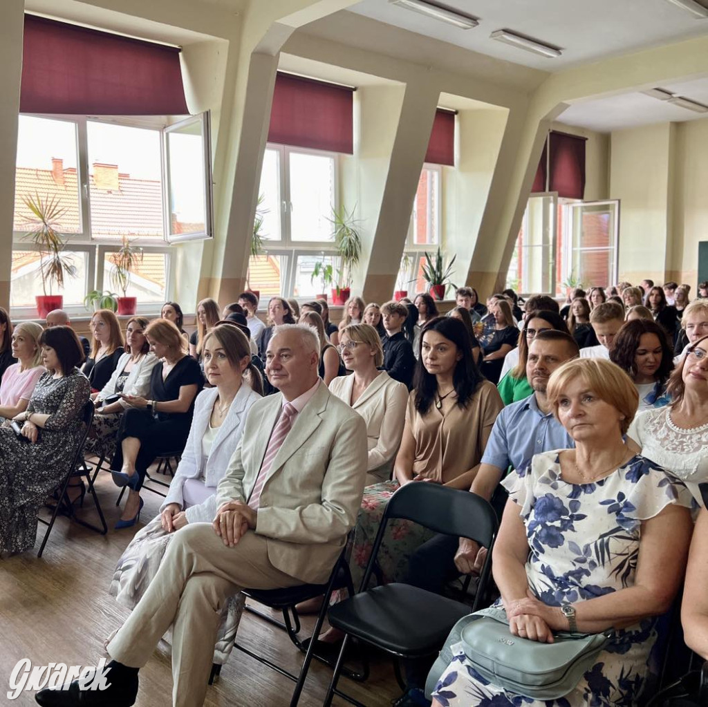 Oficjalnie w Ekonomiku. Koniec roku szkolnego