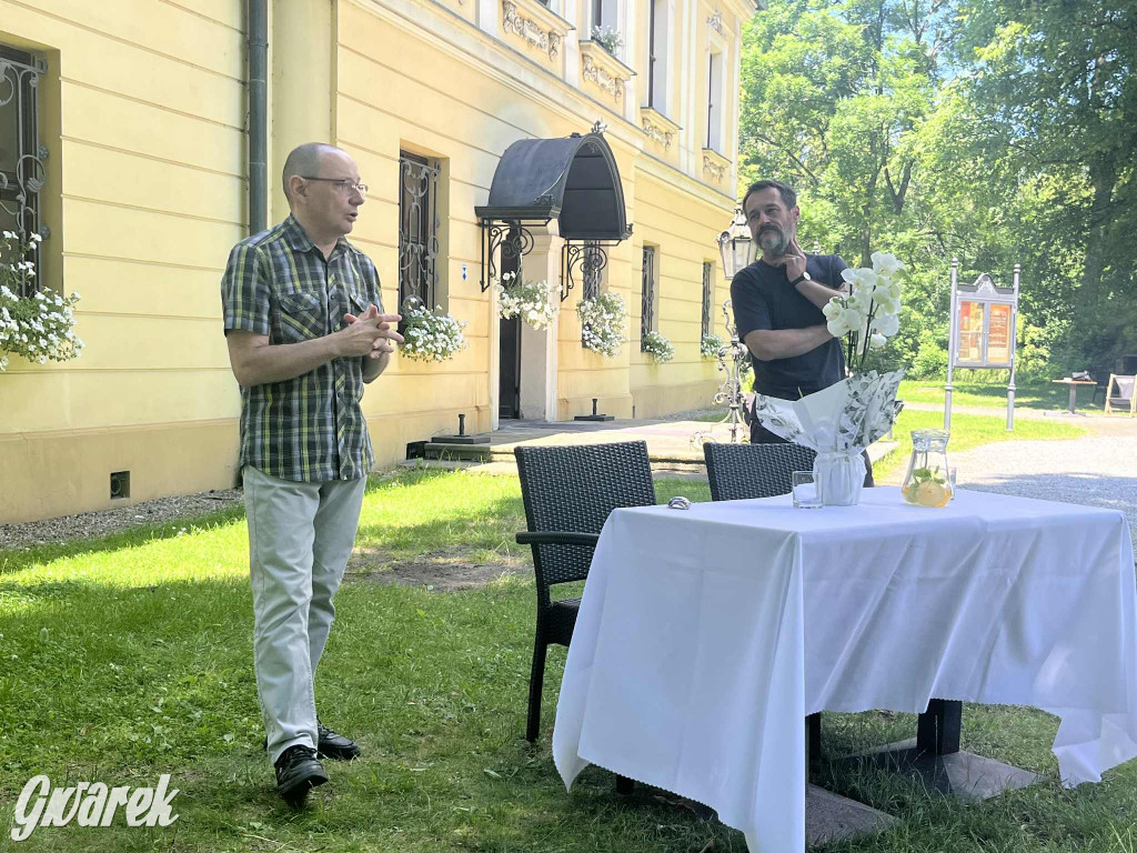 Rybna. Pochówek za życia i inne mroki Hannowaldu