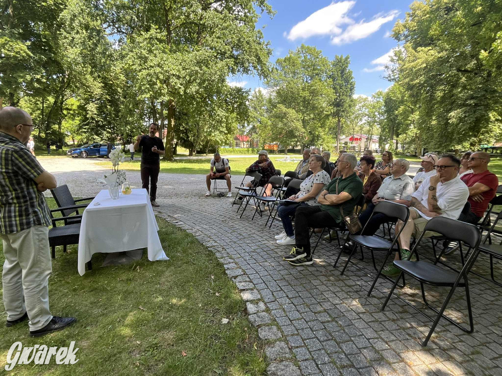 Rybna. Pochówek za życia i inne mroki Hannowaldu