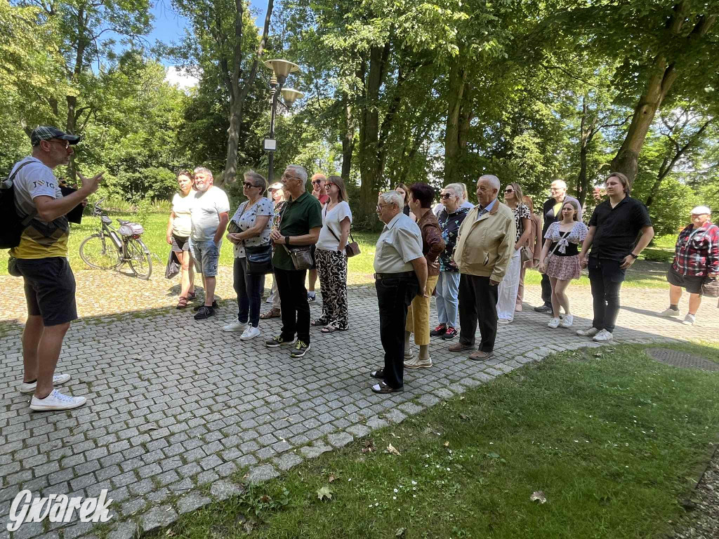 Rybna. Pochówek za życia i inne mroki Hannowaldu