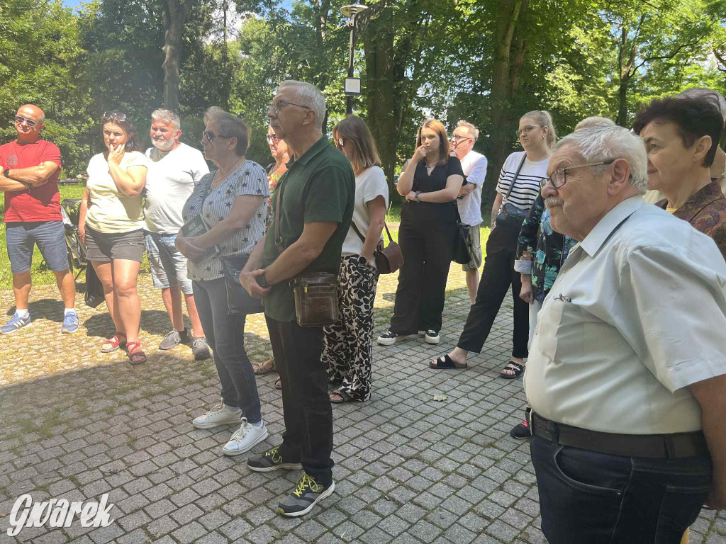Rybna. Pochówek za życia i inne mroki Hannowaldu