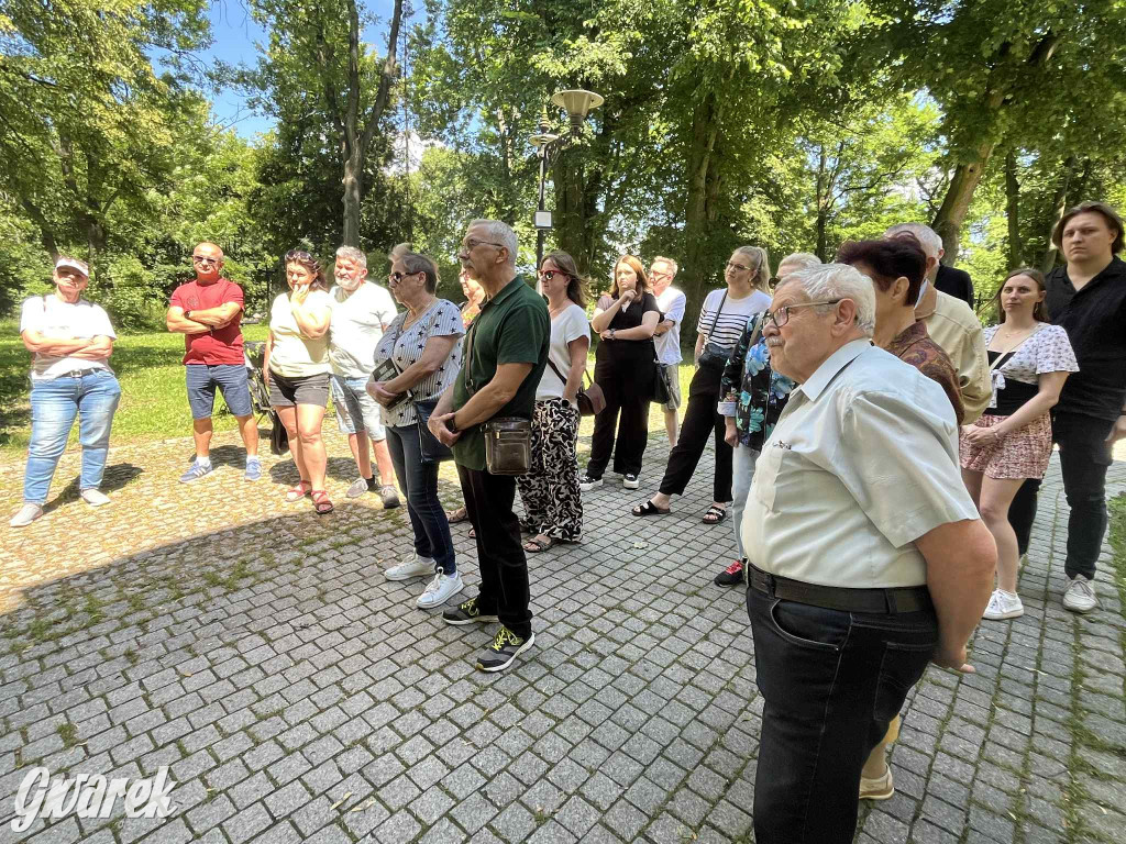 Rybna. Pochówek za życia i inne mroki Hannowaldu