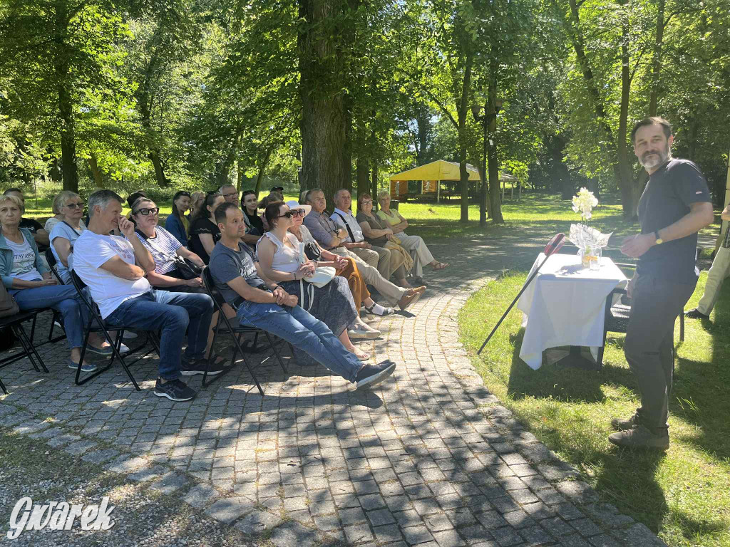 Rybna. Pochówek za życia i inne mroki Hannowaldu
