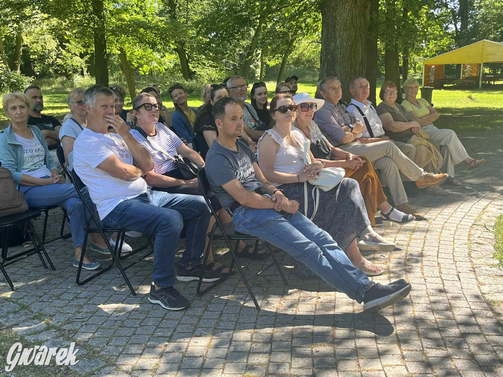 Rybna. Pochówek za życia i inne mroki Hannowaldu