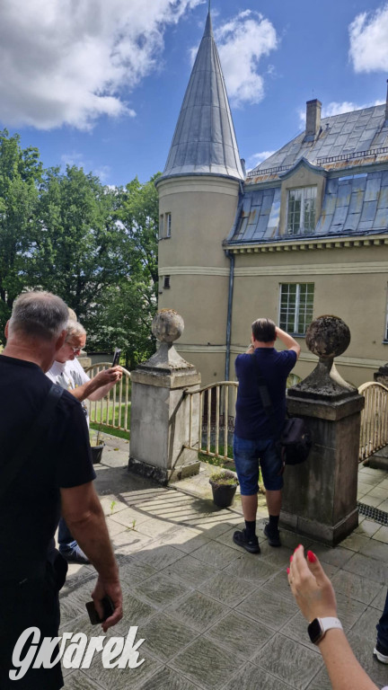 Budowę zlecił A. Baildon. Pałac zachwyca do dziś