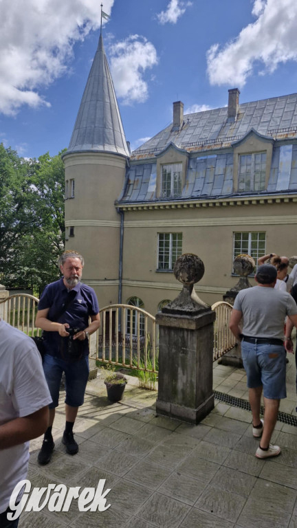 Budowę zlecił A. Baildon. Pałac zachwyca do dziś