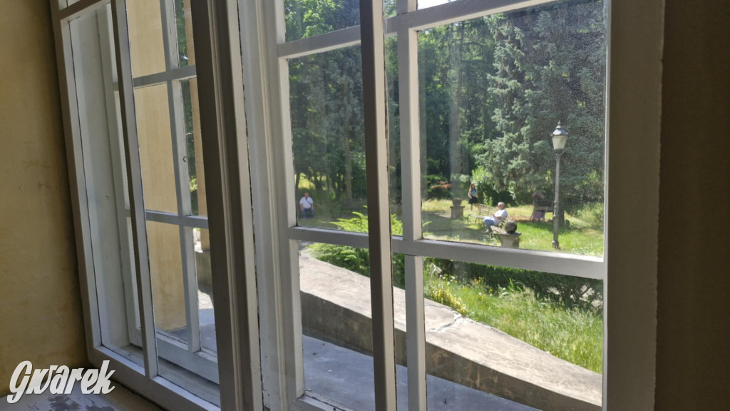 Budowę zlecił A. Baildon. Pałac zachwyca do dziś