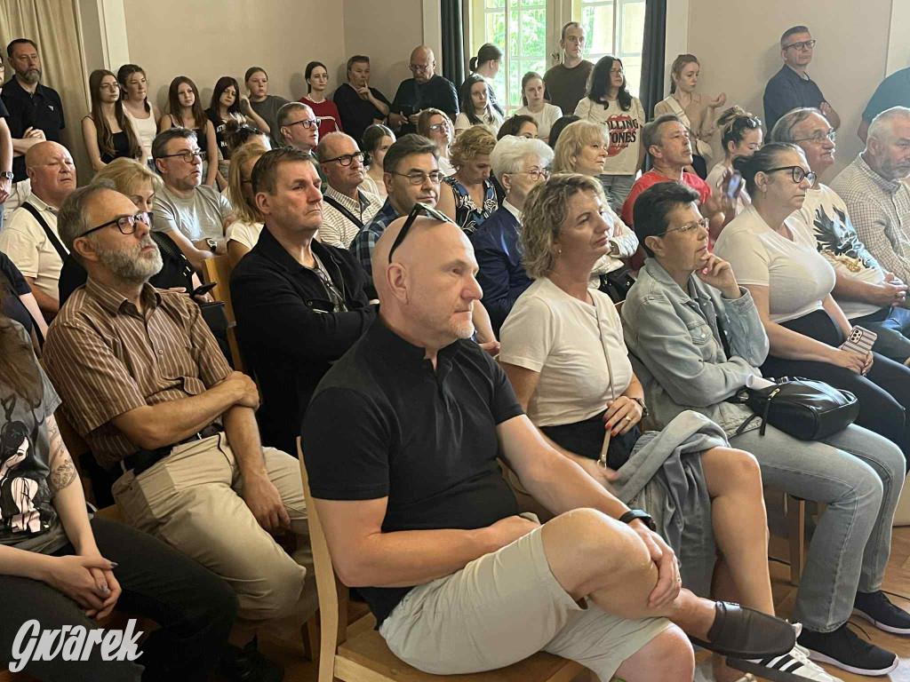 Budowę zlecił A. Baildon. Pałac zachwyca do dziś