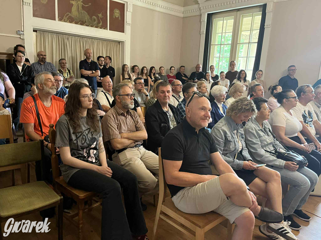 Budowę zlecił A. Baildon. Pałac zachwyca do dziś