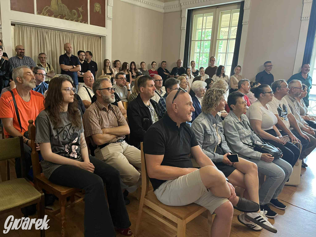 Budowę zlecił A. Baildon. Pałac zachwyca do dziś