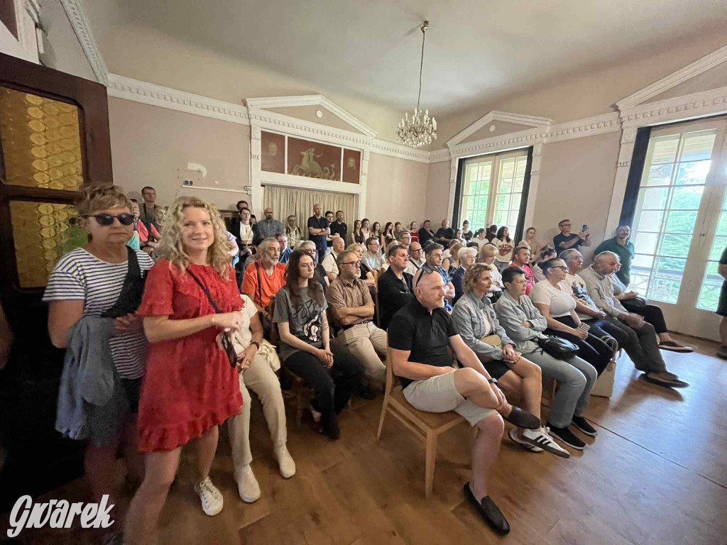 Budowę zlecił A. Baildon. Pałac zachwyca do dziś