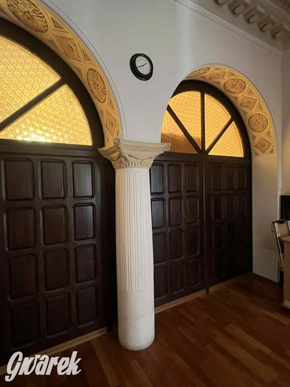 Budowę zlecił A. Baildon. Pałac zachwyca do dziś