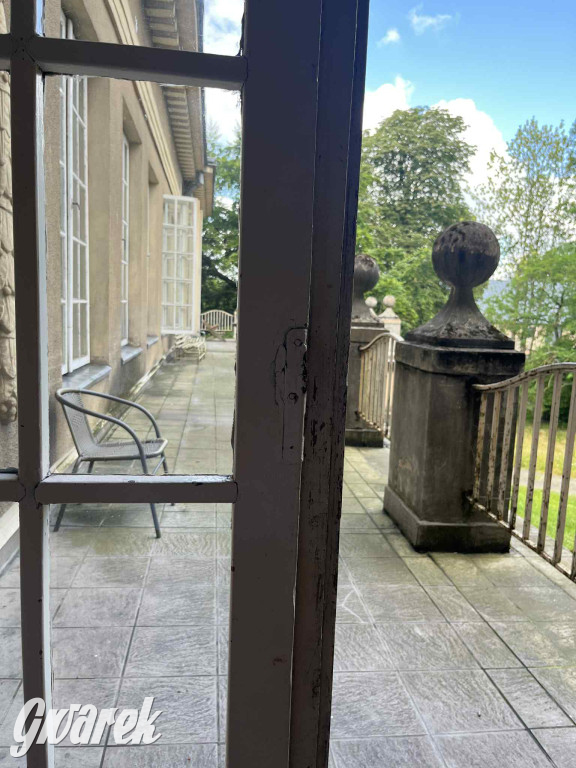 Budowę zlecił A. Baildon. Pałac zachwyca do dziś