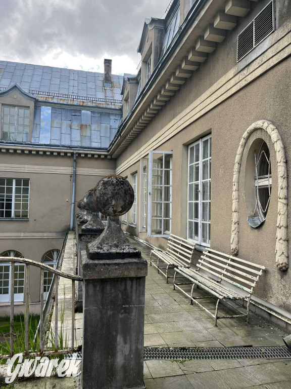 Budowę zlecił A. Baildon. Pałac zachwyca do dziś