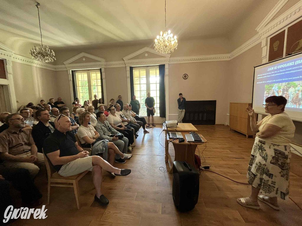 Budowę zlecił A. Baildon. Pałac zachwyca do dziś