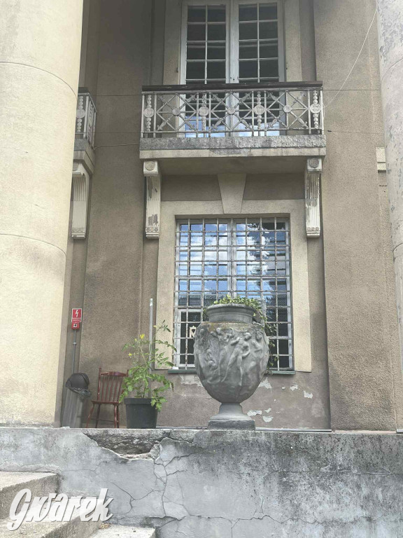 Budowę zlecił A. Baildon. Pałac zachwyca do dziś