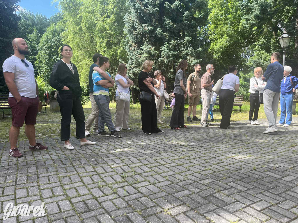 Budowę zlecił A. Baildon. Pałac zachwyca do dziś