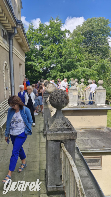 Budowę zlecił A. Baildon. Pałac zachwyca do dziś
