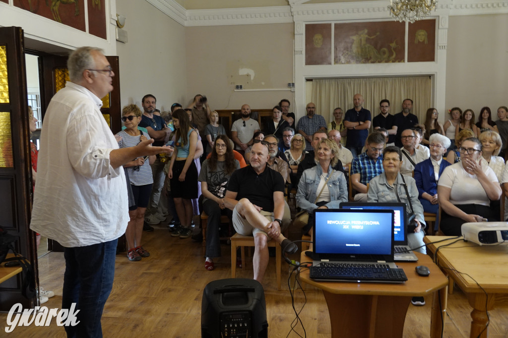 Budowę zlecił A. Baildon. Pałac zachwyca do dziś