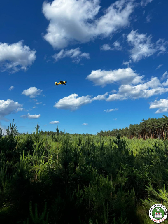 Trudna akcja gaśnicza. W użyciu dromader i śmigłowiec